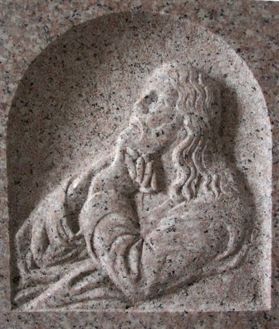 Jesus in Granit gearbeitet